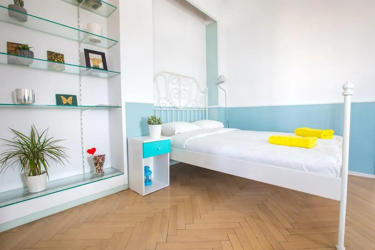 Color Apartment New Design Bucharest