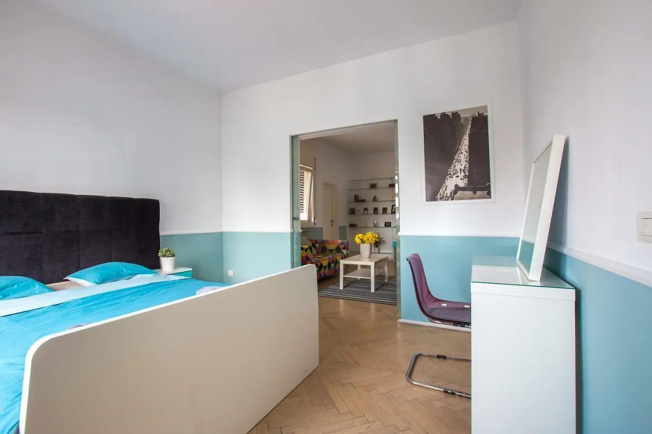 Color Apartment New Design Bucharest
