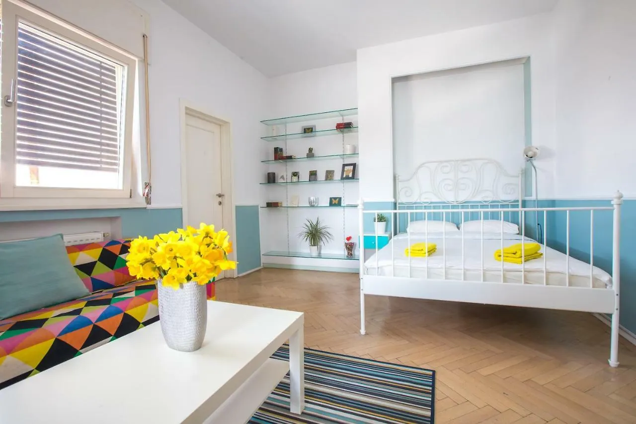 Color Apartment New Design Bucharest 0*,